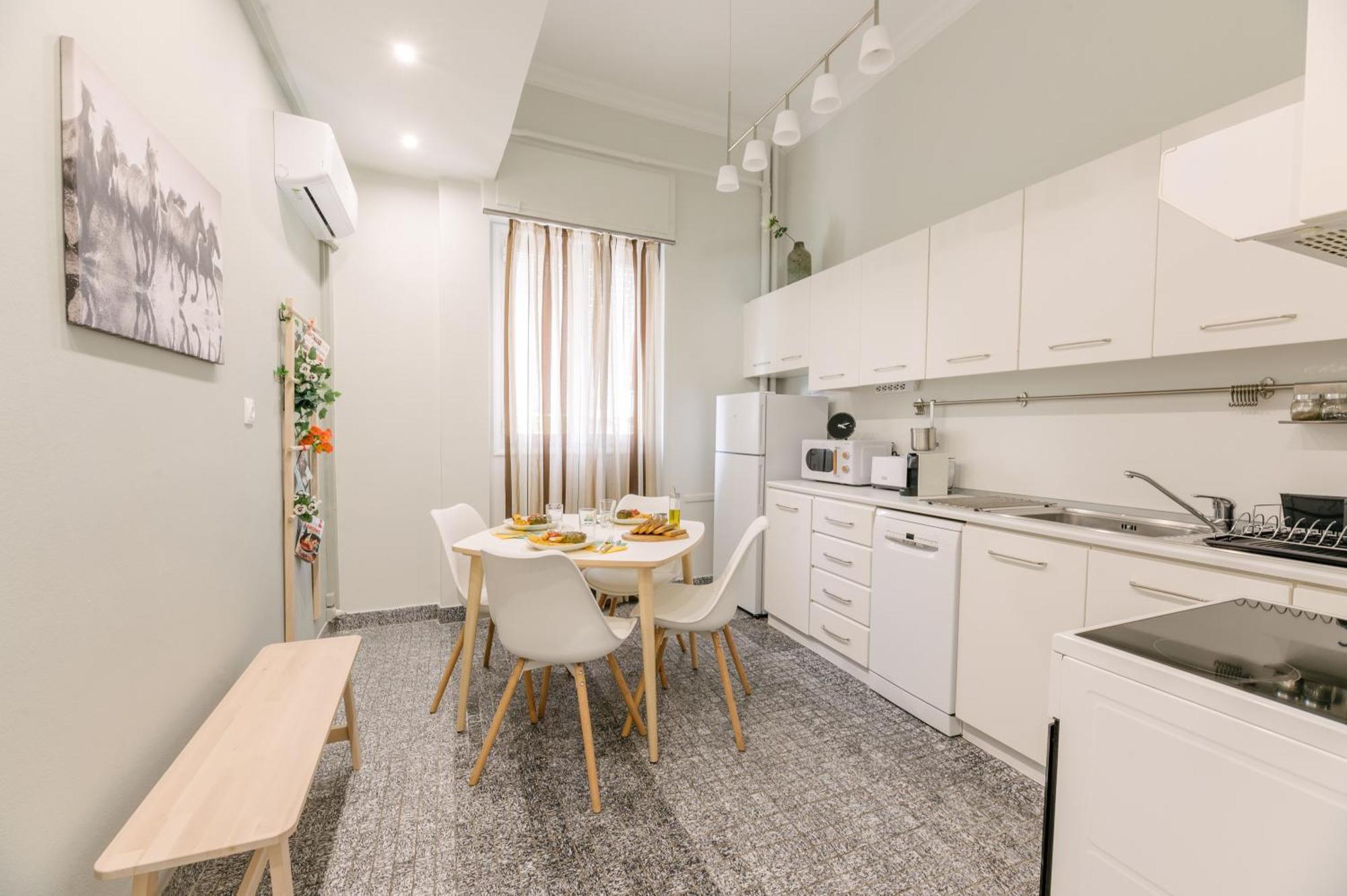 Ourania By Heloni Apartments เอเธนส์ ภายนอก รูปภาพ